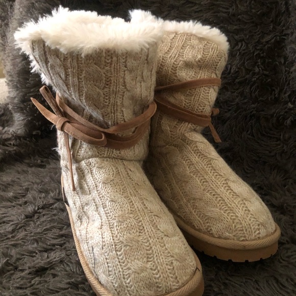 MukLuks - Picture 2 of 3